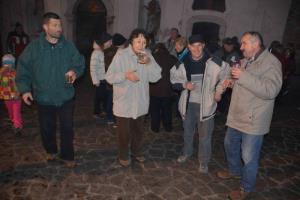 b_800_600_0_00_images_stories_Novice_2015_Praznicni_pohod_z_baklami_PRIDMO_SI_VOSCIT_3