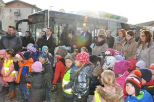 b_800_600_0_00_images_stories_Novice_2015_Otvoritev_prikazovalnika_in_Urbanomata_na_Avtobusni_postaji_Grosuplje_9