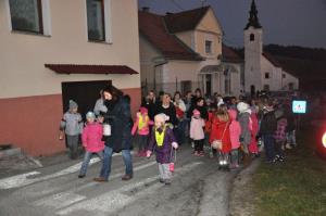 b_800_600_0_00_images_stories_Novice_2015_Ucenci_Podruznicne_sole_Polica_na_pohodu_z_luckami_9a