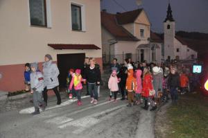 b_800_600_0_00_images_stories_Novice_2015_Ucenci_Podruznicne_sole_Polica_na_pohodu_z_luckami_9b