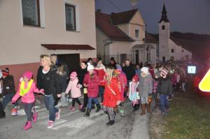 b_800_600_0_00_images_stories_Novice_2015_Ucenci_Podruznicne_sole_Polica_na_pohodu_z_luckami_9c