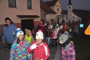 b_800_600_0_00_images_stories_Novice_2015_Ucenci_Podruznicne_sole_Polica_na_pohodu_z_luckami_9d