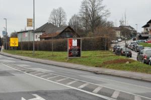 b_800_600_0_00_images_stories_Novice_2015_Podjetje_Avtotransporti_Kastelec_je_obcankam_in_obcanom_Grosuplja_podarilo_sadike_dreves_9l