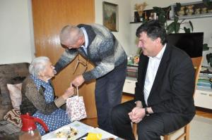 b_800_600_0_00_images_stories_Novice_2015_Alojzija_Dolscak_praznovala_100._rojstni_dan_3