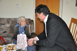 b_800_600_0_00_images_stories_Novice_2015_Alojzija_Dolscak_praznovala_100._rojstni_dan_5