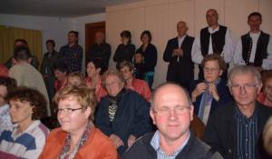 b_800_600_0_00_images_stories_Novice_2015_18._srecanje_ljudskih_pevcev_in_godcev_Fantje_po_polj_gredo_9c