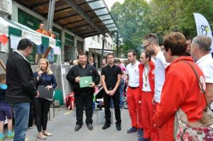 b_800_600_0_00_images_stories_Novice_2015_Zupan_dr_Peter_Verlic_je_ekipi_prve_pomoci_RKS_OZ_Grosuplje_podelil_priznanje_3