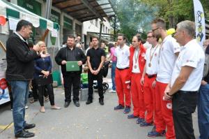 b_800_600_0_00_images_stories_Novice_2015_Zupan_dr_Peter_Verlic_je_ekipi_prve_pomoci_RKS_OZ_Grosuplje_podelil_priznanje_5
