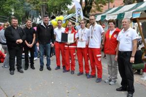 b_800_600_0_00_images_stories_Novice_2015_Zupan_dr_Peter_Verlic_je_ekipi_prve_pomoci_RKS_OZ_Grosuplje_podelil_priznanje_8