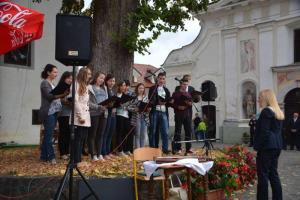 b_800_600_0_00_images_stories_Novice_2015_Kulturna_turisticna_prireditev_BEREMO_POD_LIPO_9e