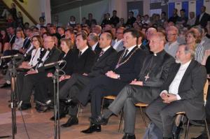 b_800_600_0_00_images_stories_Novice_2015_Slavnostna_akademija_ob_obcinskem_prazniku_in_praznovanje_20_let_obcine_Grosuplje_7