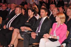 b_800_600_0_00_images_stories_Novice_2015_Slavnostna_akademija_ob_obcinskem_prazniku_in_praznovanje_20_let_obcine_Grosuplje_9a