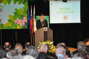 b_800_600_0_00_images_stories_Novice_2015_Slavnostna_akademija_ob_obcinskem_prazniku_in_praznovanje_20_let_obcine_Grosuplje_9d