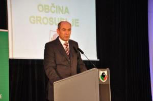 b_800_600_0_00_images_stories_Novice_2015_Slavnostna_akademija_ob_obcinskem_prazniku_in_praznovanje_20_let_obcine_Grosuplje_9v