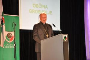 b_800_600_0_00_images_stories_Novice_2015_Slavnostna_akademija_ob_obcinskem_prazniku_in_praznovanje_20_let_obcine_Grosuplje_9zo