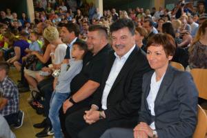 b_800_600_0_00_images_stories_Novice_2015_Prireditev_Osnovne_sole_Louisa_Adamica_Grosuplje_ob_dnevu_drzavnosti_6