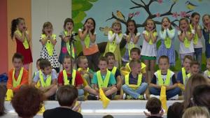 b_800_600_0_00_images_stories_Novice_2015_Prireditev_Osnovne_sole_Louisa_Adamica_Grosuplje_ob_dnevu_drzavnosti_9b