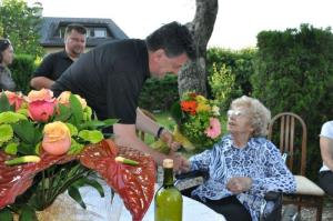 b_800_600_0_00_images_stories_Novice_2015_Antonija_Perovsek_praznovala_100._rojstni_dan_2