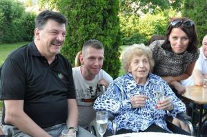 b_800_600_0_00_images_stories_Novice_2015_Antonija_Perovsek_praznovala_100._rojstni_dan_8