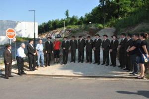 b_800_600_0_00_images_stories_Novice_2015_Posadili_smo_lipo_pred_Zdravstvenim_domom_Grosuplje_5