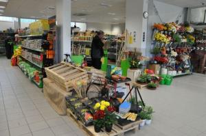 b_800_600_0_00_images_stories_Novice_2015_Kmetijska_zadruga_Grosuplje_je_odprla_prenovljene_prostore_9k