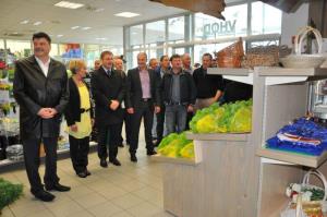 b_800_600_0_00_images_stories_Novice_2015_Kmetijska_zadruga_Grosuplje_je_odprla_prenovljene_prostore_9l