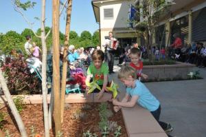 b_800_600_0_00_images_stories_Novice_2015_Nov_park_pred_Domom_starejsih_obcanov_Grosuplje_9i