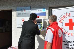 b_800_600_0_00_images_stories_Novice_2015_Defibrilator_dostopen_tudi_na_Taborski_cesti_6_v_Grosupljem_9a