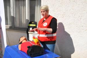 b_800_600_0_00_images_stories_Novice_2015_Defibrilator_dostopen_tudi_na_Taborski_cesti_6_v_Grosupljem_9d