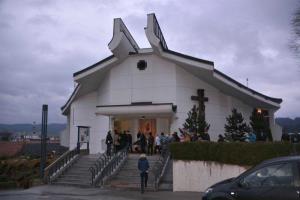 b_800_600_0_00_images_stories_Novice_2015_Blagoslov_Marijinega_kipa_v_zupnijski_cerkvi_Grosuplje_5