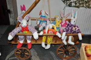 b_800_600_0_00_images_stories_Novice_2015_Velikonocna_razstava_v_Mestni_knjiznici_Grosuplje_9l