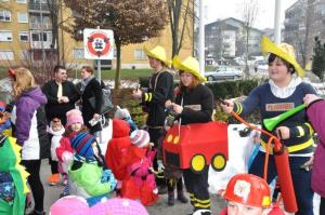 b_800_600_0_00_images_stories_Novice_2015_Maskarce_iz_vrtca_Kobacaj_obiskale_obcinsko_upravo_6