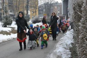 b_800_600_0_00_images_stories_Novice_2015_Maskarce_iz_vrtca_Kobacaj_obiskale_obcinsko_upravo_9