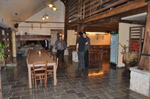 b_800_600_0_00_images_stories_Novice_2014_Prenovljen_piknik_prostor_pr_Mrtinet_4