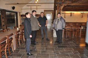 b_800_600_0_00_images_stories_Novice_2014_Prenovljen_piknik_prostor_pr_Mrtinet_9