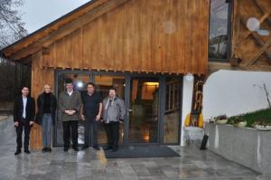 b_800_600_0_00_images_stories_Novice_2014_Prenovljen_piknik_prostor_pr_Mrtinet_9b