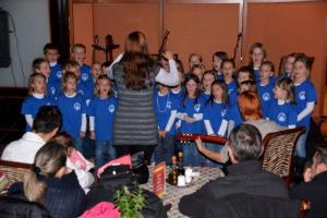 b_800_600_0_00_images_stories_Novice_2014_Prizig_novoletne_jelke_pred_Kongom_7