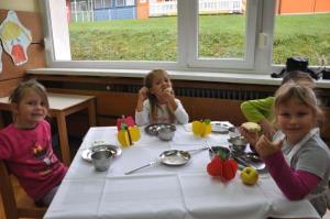 b_800_600_0_00_images_stories_Novice_2014_Na_tradicionalnem_slovenskem_zajtrku_v_vrtcu_Tinkara_9i
