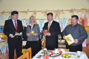 b_800_600_0_00_images_stories_Novice_2014_Na_tradicionalnem_slovenskem_zajtrku_v_vrtcu_Tinkara_9n