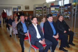 b_800_600_0_00_images_stories_Novice_2014_Odprtje_fotografske_razstave_Spoznaj_sosednjo_vas_in_dogodke_v_njej_9c