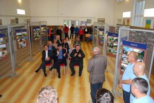 b_800_600_0_00_images_stories_Novice_2014_Odprtje_fotografske_razstave_Spoznaj_sosednjo_vas_in_dogodke_v_njej_9e