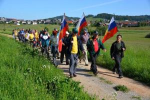 b_800_600_0_00_images_stories_Novice_2014_5._Pomladni_pohod_z_ogledom_Zupanove_jame_ZVVS_7