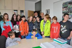 b_800_600_0_00_images_stories_Novice_2014_Ucenci_7_b_razreda_Osnovne_sole_Brinje_Grosuplje_obiskali_obcinsko_upravo_9a
