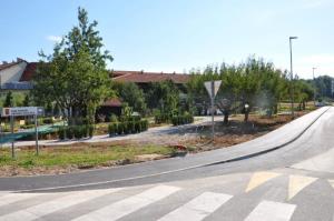 b_800_600_0_00_images_stories_Novice_2017_Nov_plocnik_pri_Domu_starejsih_obcanov_Grosuplje_3