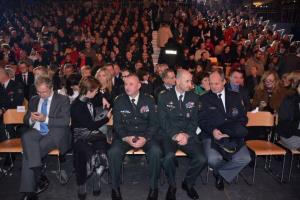b_800_600_0_00_images_stories_Novice_2013_2._Festival_slovenske_domoljubne_pesmi_Mati_domovina_napolnil_Sportno_dvorano_Brinje_Grosuplje_3