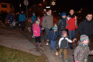 b_800_600_0_00_images_stories_Novice_2013_15._tradicionalni_pohod_z_luckami_po_ulicah_Grosupljega_2