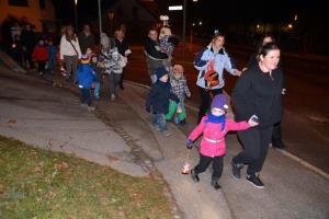 b_800_600_0_00_images_stories_Novice_2013_15._tradicionalni_pohod_z_luckami_po_ulicah_Grosupljega_4