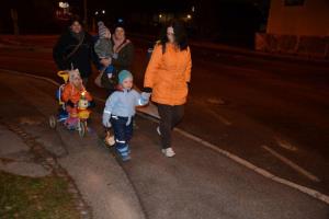 b_800_600_0_00_images_stories_Novice_2013_15._tradicionalni_pohod_z_luckami_po_ulicah_Grosupljega_6