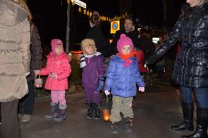 b_800_600_0_00_images_stories_Novice_2013_15._tradicionalni_pohod_z_luckami_po_ulicah_Grosupljega_9