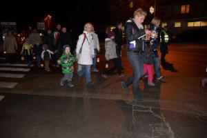 b_800_600_0_00_images_stories_Novice_2013_15._tradicionalni_pohod_z_luckami_po_ulicah_Grosupljega_9a